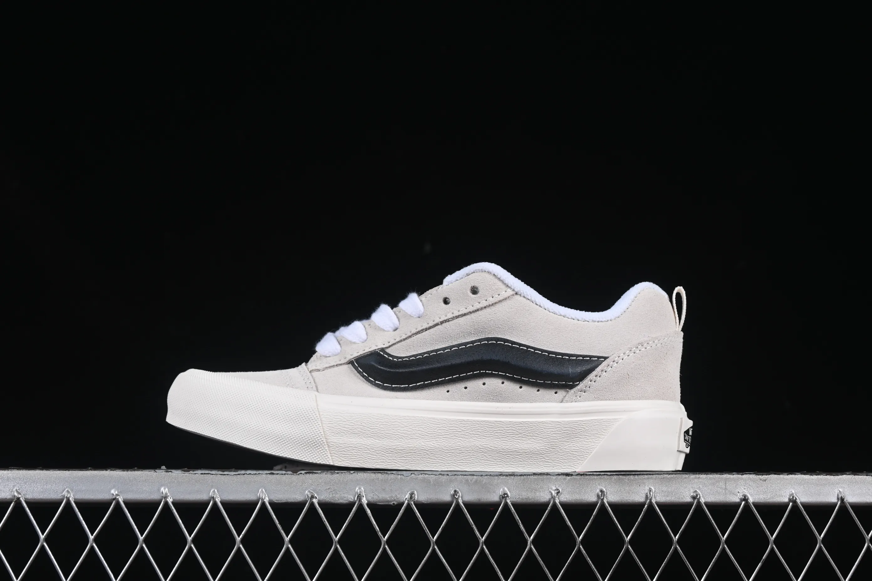 All categories Vans Vans series Vans Low Vans low-top Vans Knu Skool Vans low-top retro casual fat bread shoes VN0009QCD24